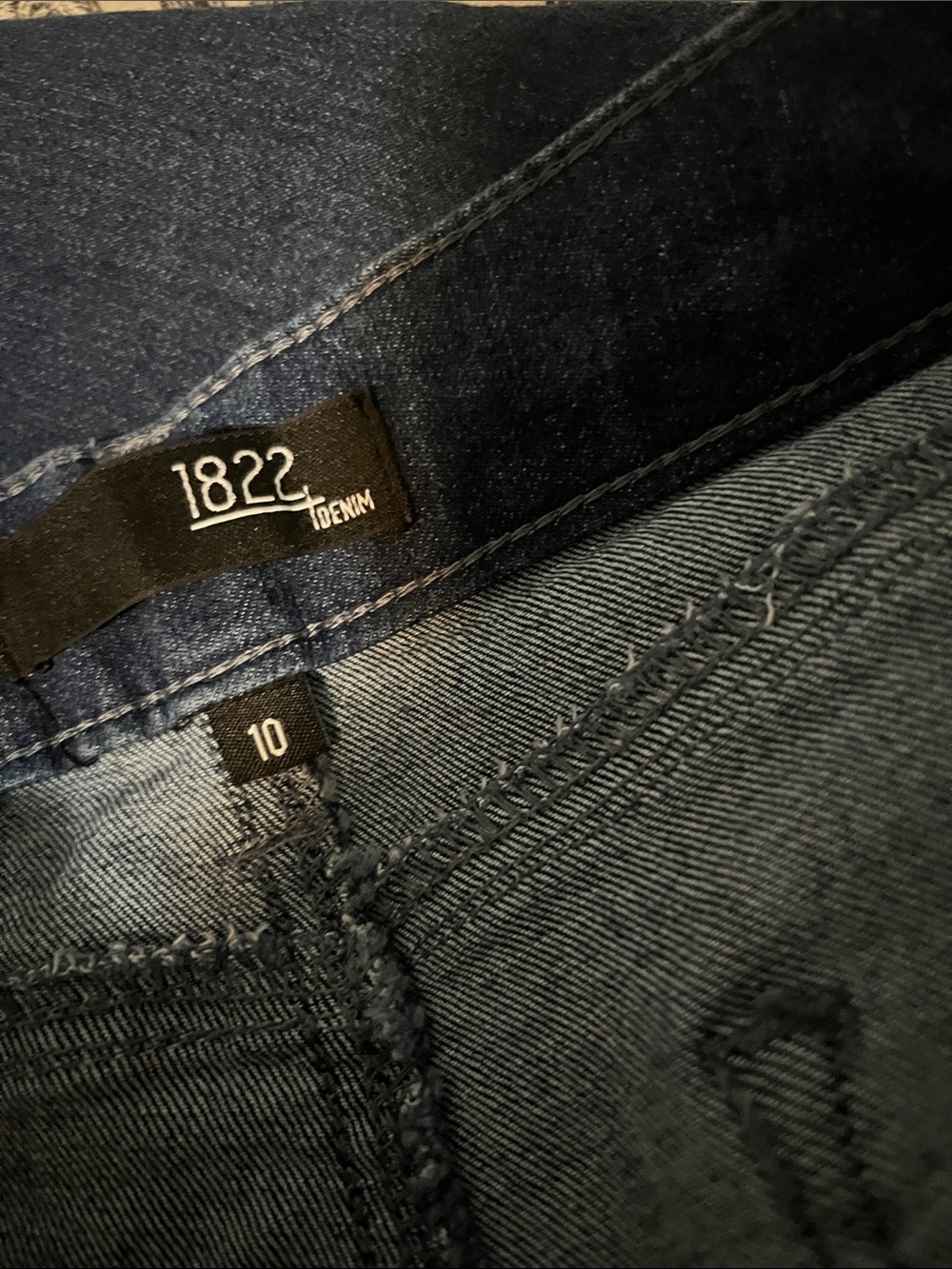1822 Denim Dark Blue Cropped Frayed Hem Jeans - Picture 2 of 4